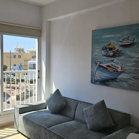 Sunny Honey Apartment *